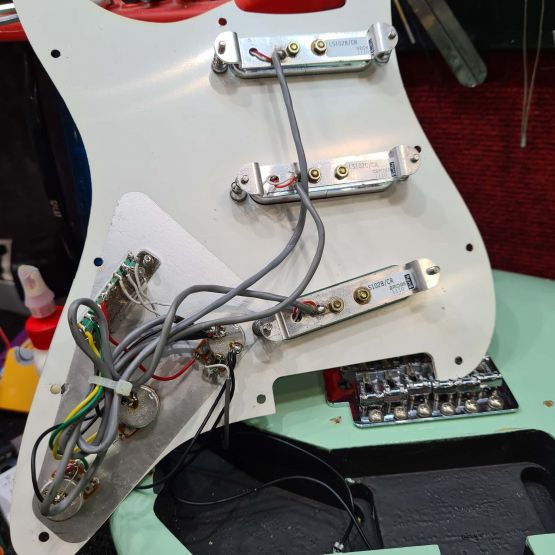 Squier Vintage Modified Stratocaster Surf Green 2011 Indonesia электрогитара