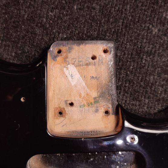 Fender AVRI '57 Stratocaster Black 1994 USA электрогитара