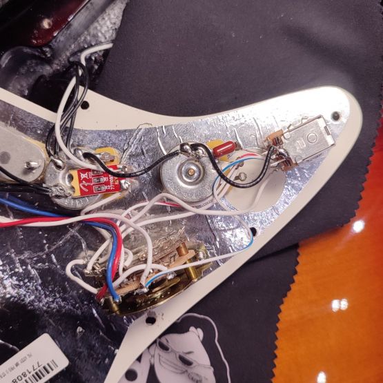 Fender American Professional II Stratocaster 3-Color Sunburst 2021 USA электрогитара