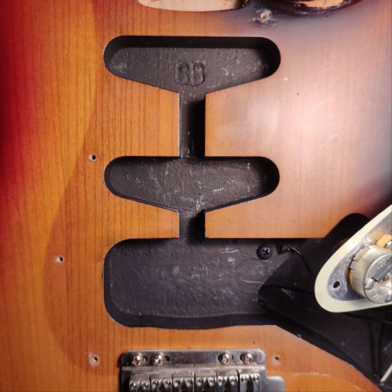 Fender Highway One Stratocaster HSS 3-Color Sunburst 2009 USA электрогитара