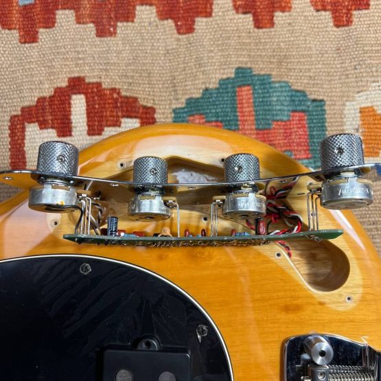 Ernie Ball Music Man StingRay 3 EQ H Natural 2001 USA бас-гитара