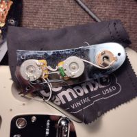 Fender MG65 Mustang Vintage White 2006 Japan электрогитара