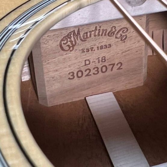 Martin Standard Series D-18 Natural Gloss USA акустическая гитара