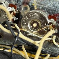 Fender Jazz Bass 3-Color Sunburst 1971 USA бас-гитара