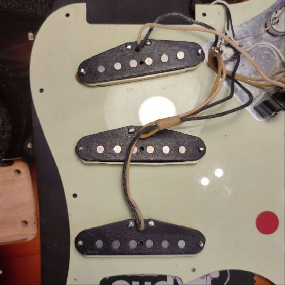 Fender ST62-70TX Stratocaster 3-Tone Sunburst 1996 Japan электрогитара