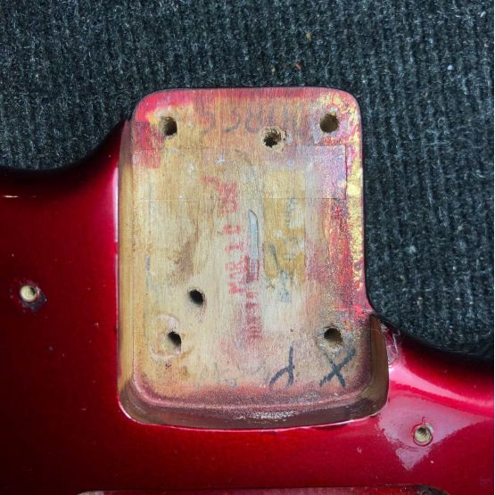 Fender AVRI '57 Stratocaster Candy Apple Red 1998 USA электрогитара