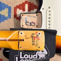Fender AVRI ‘57 Stratocaster 2-Color Sunburst 2011 USA электрогитара