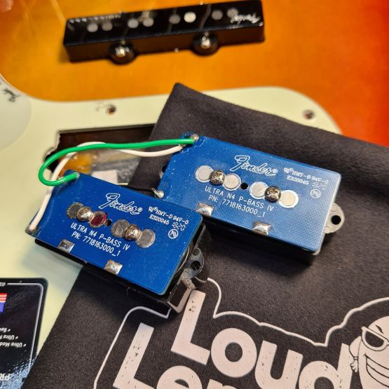 Fender American Ultra Precision Bass Ultraburst 2021 USA бас-гитара