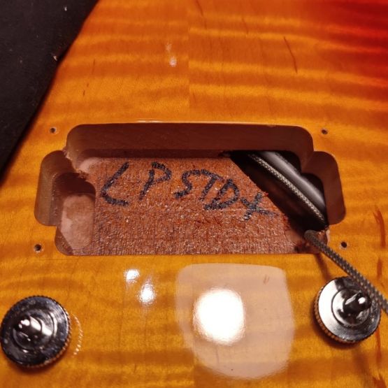 Gibson Les Paul Standard Premium Plus Heritage Cherry Sunburst 2011 USA электрогитара