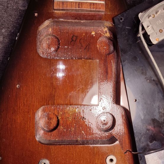 Gibson Flying V '67 Reissue w/ Maestro Vibrola Vintage Sunburst 1991 USA электрогитара
