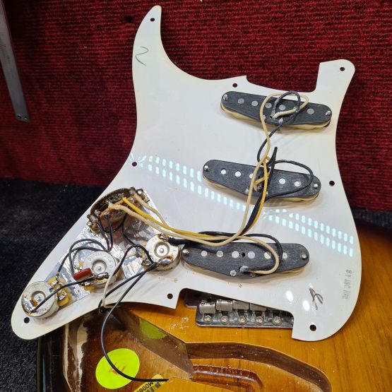 Fender Stratocaster Classic 50's Sunburst 2005 Mexico электрогитара