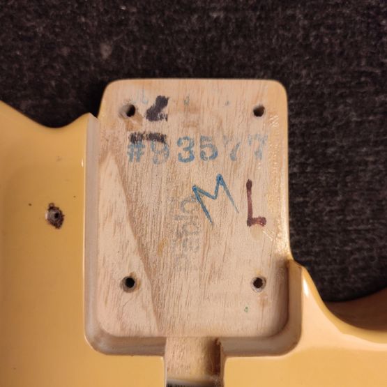 Fender AVRI '52 Telecaster Butterscotch Blonde 2013 USA электрогитара
