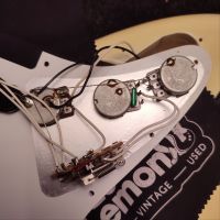Fender ST72-55 Stratocaster Olympic White 1985 Japan электрогитара