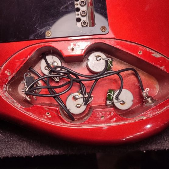 Squier ST-852 Contemporary Series Stratocaster Candy Apple Red 1982-1984 Japan электрогитара