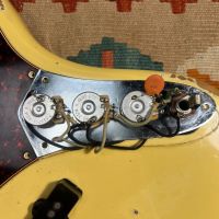 Fender AVRI '62 Jazz Bass Vintage White 1998 USA бас-гитара