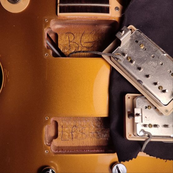 Gibson Les Paul Standard Bullion Gold 2001 USA электрогитара