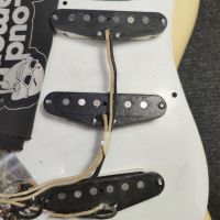 Fender AVRI '57 Stratocaster Vintage White 1997 USA электрогитара