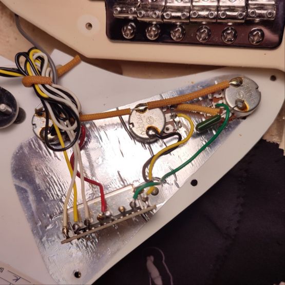 Fender Squier Series Stratocaster Arctic White 1994 Mexico электрогитара