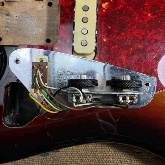 Fender JG66 Jaguar 3-Color Sunburst 1999 Japan электрогитара