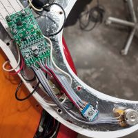Fender American Deluxe Precision Bass 60th Anniversary Aged Cherry Burst 2005 USA бас-гитара