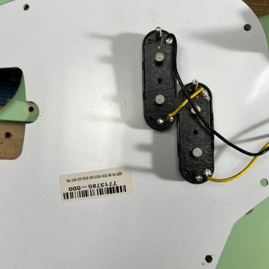 Fender American Performer Mustang Bass Satin Surf Green 2022 USA бас-гитара