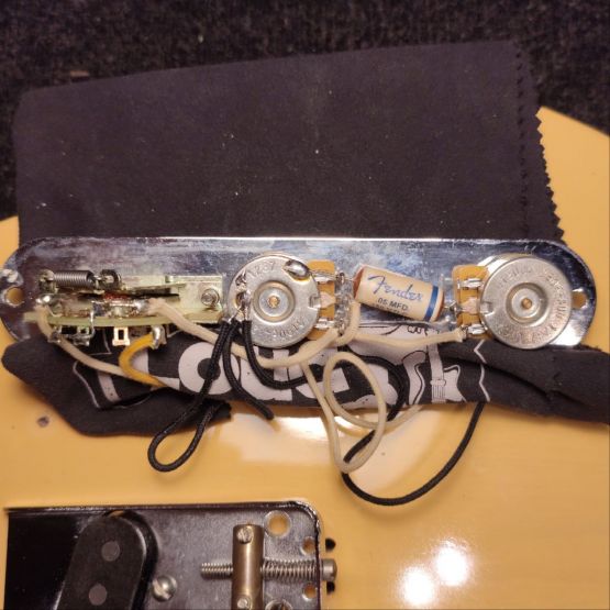 Fender AVRI '52 Telecaster Butterscotch Blonde 2013 USA электрогитара