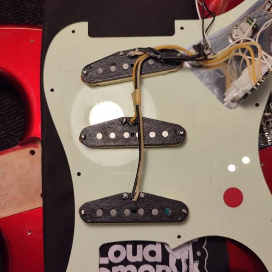 Fender ST-62 Stratocaster Candy Apple Red 1999 Japan электрогитара