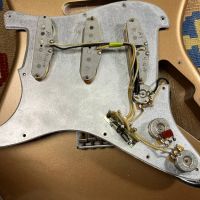 Fender Custom Shop Masterbuilt Dennis Galuszka NAMM Limited '65 Stratocaster Relic Firemist Gold 2011 USA электрогитара