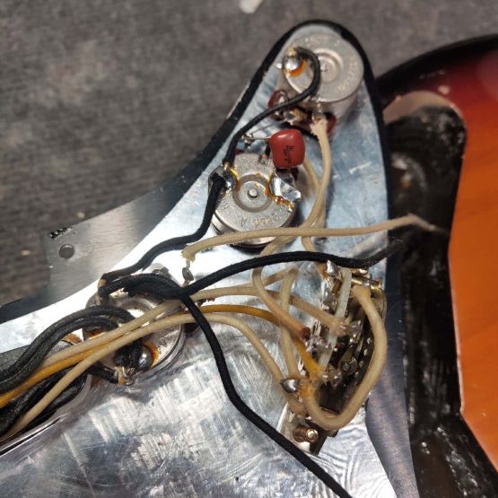 Fender SRV Stevie Ray Vaughan Stratocaster Sunburst 1993 USA электрогитара