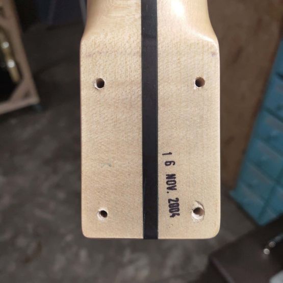 Vigier Excalibur Surfreter Special Fretless Amber 2004 France безладовая электрогитара
