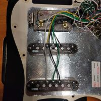 Fender American Deluxe Stratocaster HSS Amber 2008 USA электрогитара