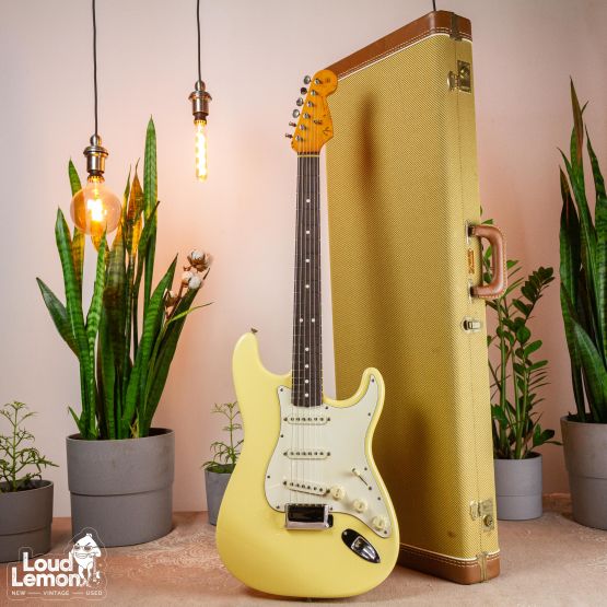 Fender 50th Anniversary U.S. Vintage Reissue '62 Stratocaster Vintage White 1996 USA электрогитара