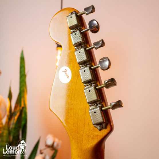 Fender 50th Anniversary U.S. Vintage Reissue '62 Stratocaster Vintage White 1996 USA электрогитара