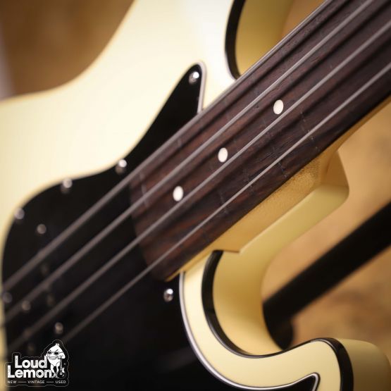 Fender AJB Aerodyne Jazz Bass Fretless Vintage White 2007 Japan безладовая бас-гитара