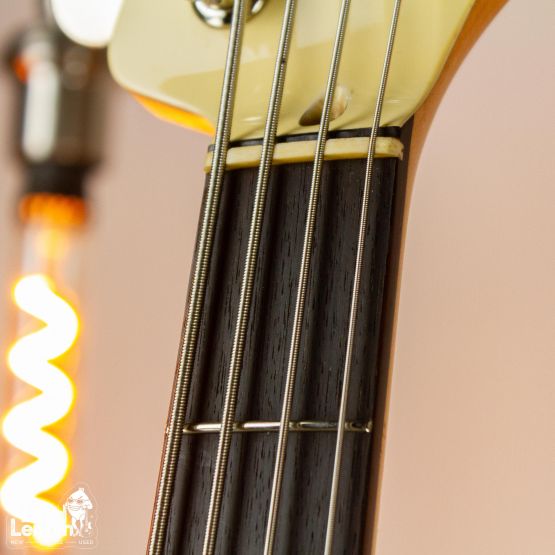 Fender AJB Aerodyne Jazz Bass Vintage White 2010 Japan бас-гитара