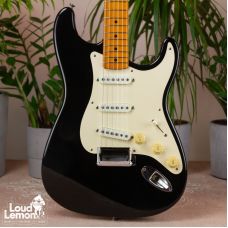 Fender AVRI '57 Stratocaster Black 1990 USA электрогитара