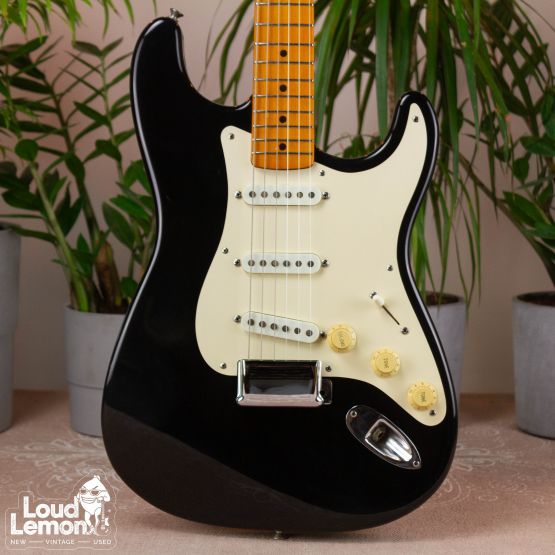 Fender AVRI '57 Stratocaster Black 1990 USA электрогитара