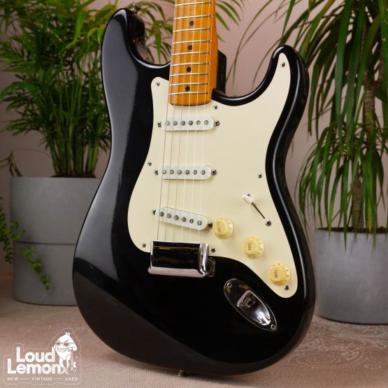 Fender AVRI '57 Stratocaster Black 1990 USA электрогитара