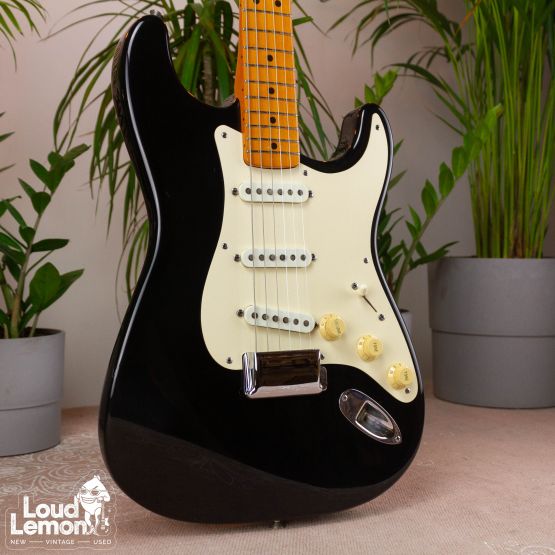 Fender AVRI '57 Stratocaster Black 1990 USA электрогитара