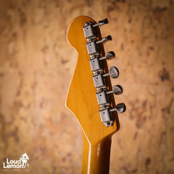 Fender AVRI '57 Stratocaster 2-Color Sunburst 1999 USA электрогитара
