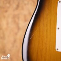 Fender AVRI '57 Stratocaster 2-Color Sunburst 1999 USA электрогитара