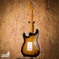 Fender AVRI '57 Stratocaster 2-Color Sunburst 1999 USA электрогитара