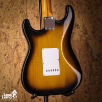 Fender AVRI '57 Stratocaster 2-Color Sunburst 1999 USA электрогитара