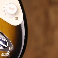 Fender AVRI '57 Stratocaster 2-Color Sunburst 1999 USA электрогитара