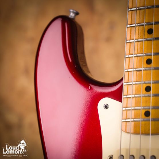 Fender AVRI '57 Stratocaster Candy Apple Red 1998 USA электрогитара