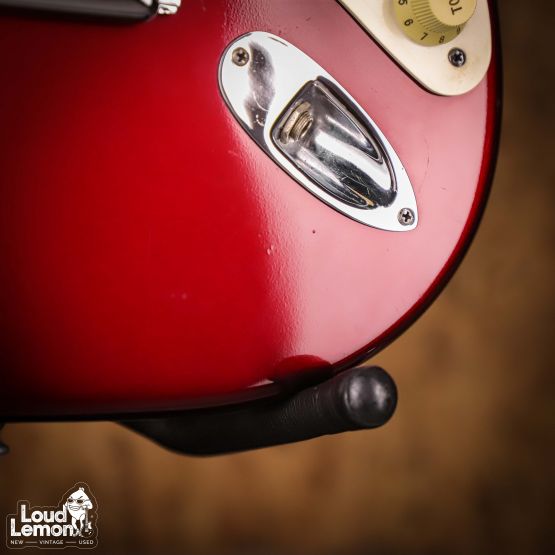 Fender AVRI '57 Stratocaster Candy Apple Red 1998 USA электрогитара