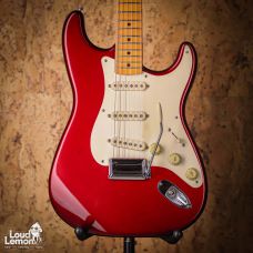 Fender AVRI '57 Stratocaster Candy Apple Red 1998 USA электрогитара