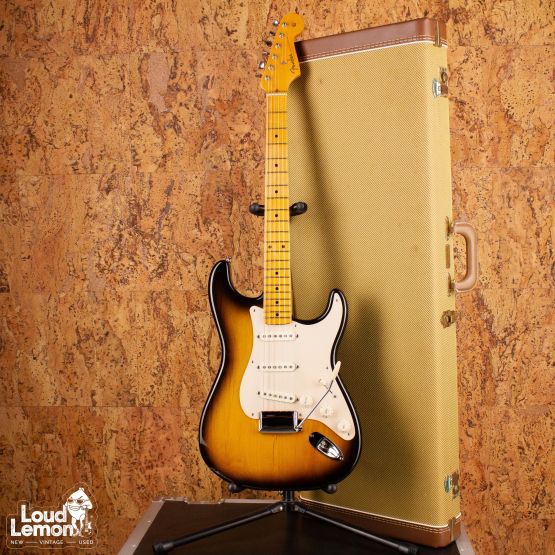 Fender AVRI '57 Stratocaster Sunburst 2006 электрогитара