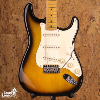 Fender AVRI '57 Stratocaster Two-сolor Sunburst 1997 USA электрогитара