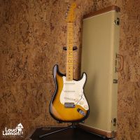Fender AVRI '57 Stratocaster Two-сolor Sunburst 1997 USA электрогитара